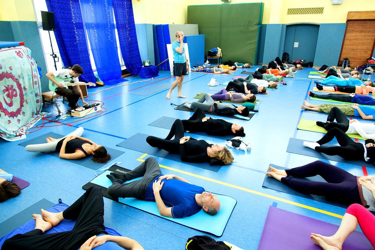 Yoga Workshops mit Holm Hänsel YOGA MACHT STARK